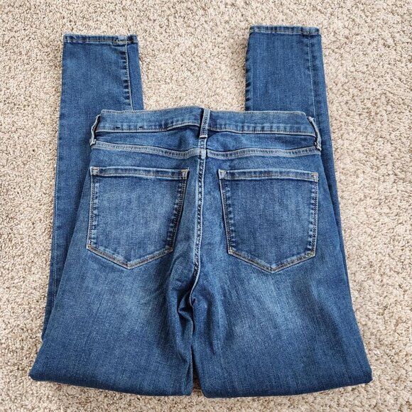 Gap Regular True Skinny Medium Wash Blue Jeans - Picture 2 of 7